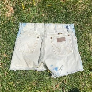 Wrangler bleached shorts